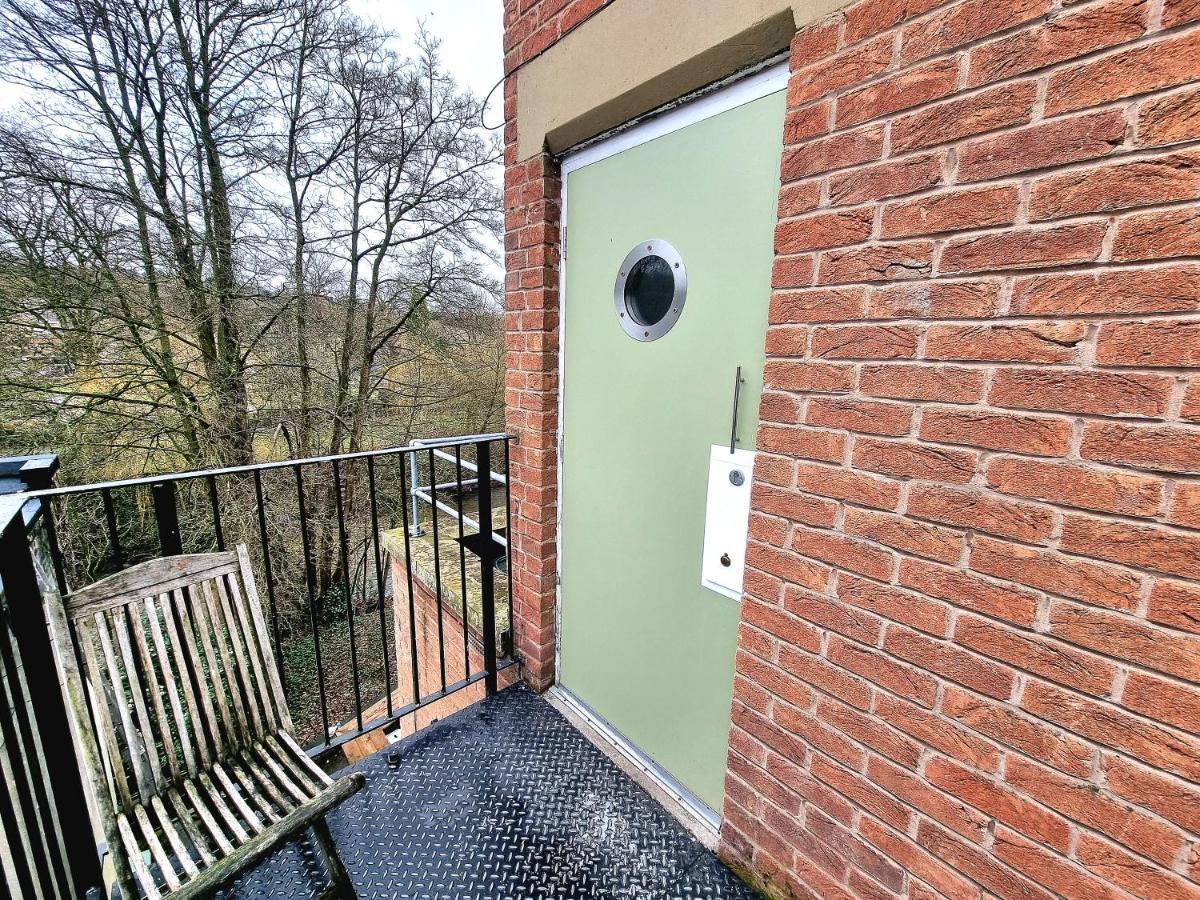 Spacious Retreat With River Views Near Peak District Матлок Экстерьер фото