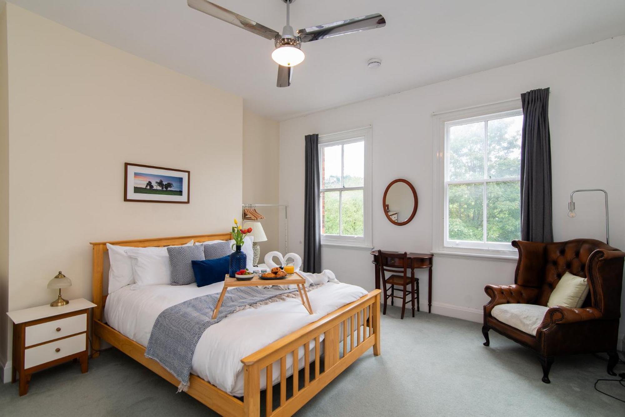 Spacious Retreat With River Views Near Peak District Матлок Экстерьер фото
